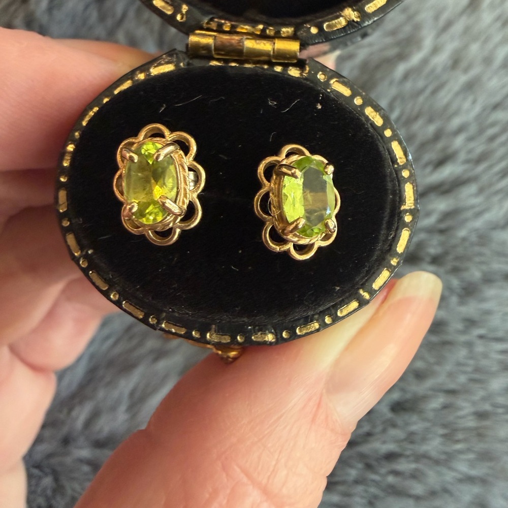 Elegant 9ct Gold and Peridot  Gemstone Earrings